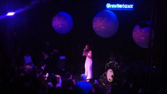 Lana Del Rey – Off To The Races (Live @ «The Troubadour»)