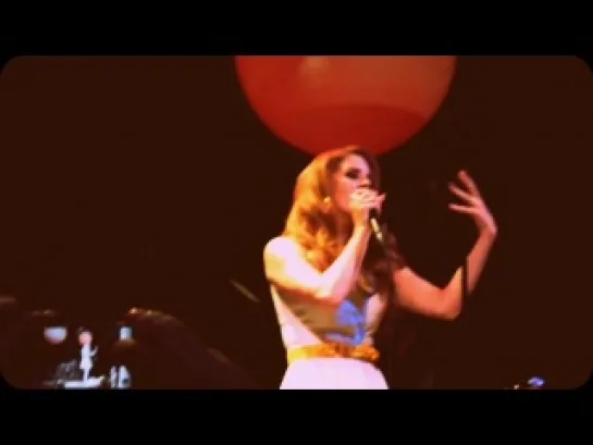 Lana Del Rey – Video Games (Live @ «Bowery Ballroom»)