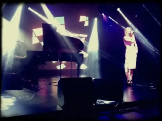 Lana Del Rey – Video Games (Live @ «Nokia 'The Amazing Night'»)