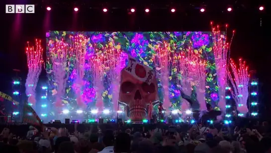 Dave - Funky Friday (feat. Fredo) (Glastonbury 2019)