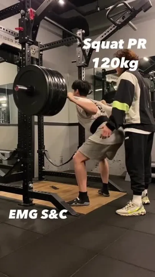 #squat 스쿼트의 맛을 알아버리면 헤어나올수가 없지😁  스트렝스 & 컨디셔닝 전문센터 3대운동을 정확하게 배울수 있습니다.