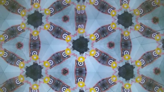 Giant kaleidoscope used to create music video for Rufus' single Sundream  by video artist Katzki and director Jackson Mullane