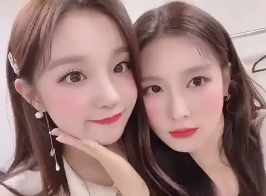 210923 - Miyeon with Yuqi @ noodle.zip Story