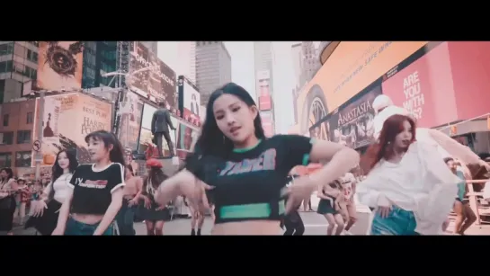 180811 (G)I-DLE  FLASHMOB in New York : 'LATATA' @ SNS