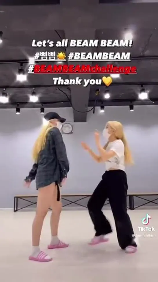 210708 (G)I-DLE's Soyeon @ tiny.pretty.j story