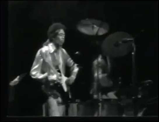 Band of Gypsys ~ Earth Blues (Live at Fillmore East) [Rare Footage]