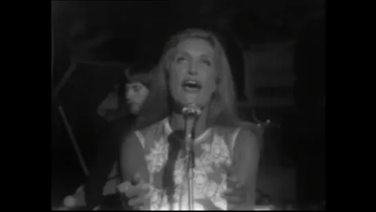 Dalida ♫ Ciao amore ciao, Deux colombes ♪ 5 septembre 1970 - Parade d’été (Châtel-Guyon) (2e chaine)