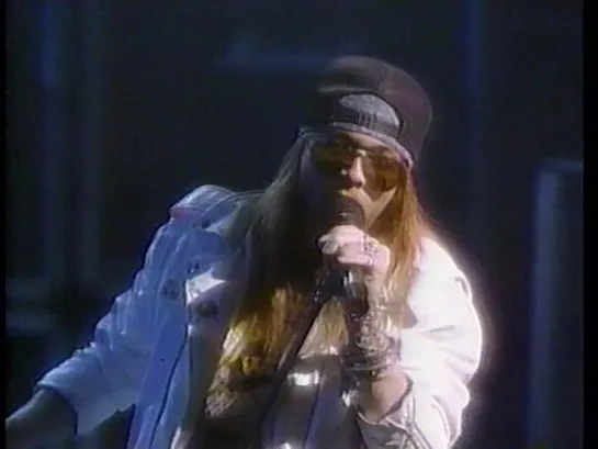 Guns N' Roses - Welcome To The Jungle. Live at MTV VMA, 1988