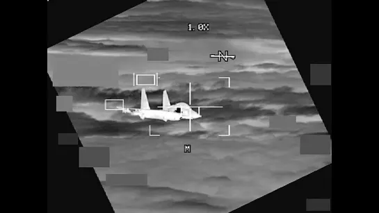 Китайский истребитель пролетел в трех метрах от бомбардировщика B-52 ВВС США