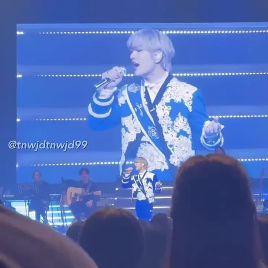 [FC] 230822 Onew - Love Sick @ Japan 1st Concert Tour 2022 "Life goes on" (Osaka)