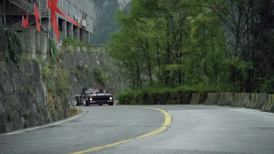 Ken_Block -_Climbkhana_Two_914hp_Hoonitruck_On_Chinas_Most_Dangerous_Road_Tianmen_Mountain