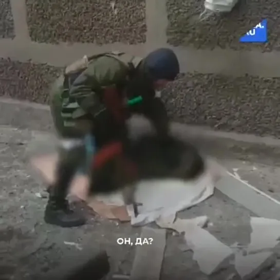 БОЕЦ ДНР ЗАКРЫЛ СОБОЙ МАТЬ С ДЕВОЧКОЙ!A DPR fighter covered a mother and child w