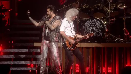 Queen + Adam Lambert - Fat Bottomed Girls - Live with Dallas Cowboys Cheerleaders 2019