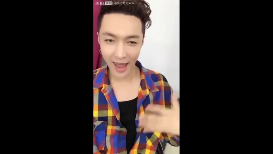 170927  EXO Lay Yixing @ MeiPai releases a vid with Yixing