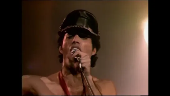 Queen - We Will Rock You (Live At Hammersmith Odeon 1979)