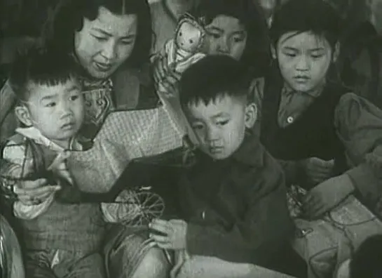 По прозвищу Три Волосинки / San mao liu lang ji / Winter of Three Hairs / An Orphan on the Streets (1949 Китай) дети в кино