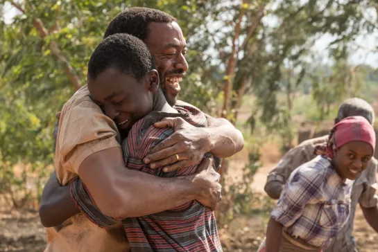 Мальчик, который обуздал ветер / The Boy Who Harnessed the Wind (2019 Великобритания) драма дети в кино