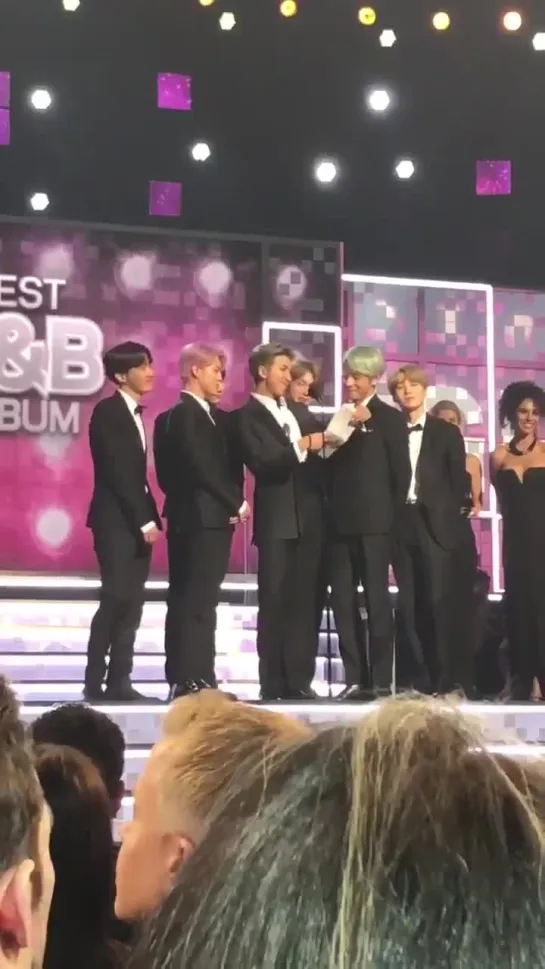 pls taehyung’s smile when he saw H.E.R’s name we love a stan