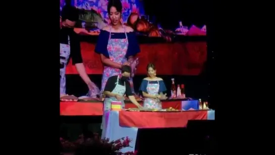 Shinhye and her manager is cooking