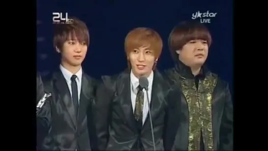 Super Junior - winning Golden Disk Award 2009