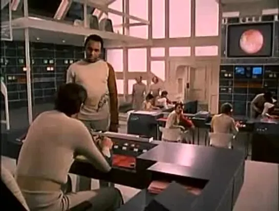 Space 1999  1x02  - RETROMANIA