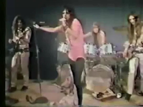 Alice Cooper live in Detroit 1971 - Is It My Body