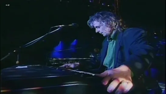 Pink Floyd - Shine On You Crazy Diamond 1990 Live Video