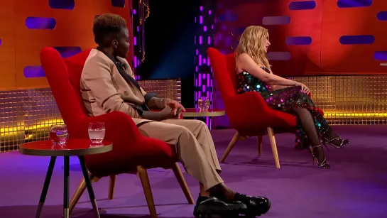 Kylie Minogue At The Graham Norton Show (06.11.2020)