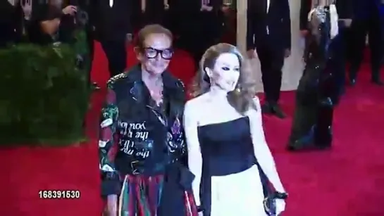 Kylie Minogue & Rossella Jardini At Met Ball Red Carpet (07.05.2013)