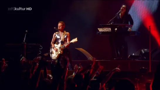 Depeche Mode - Never Let Me Down Again (Live in Berlin)