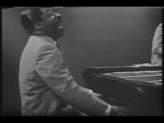 Erroll Garner in London "Honeysuckle Rose"