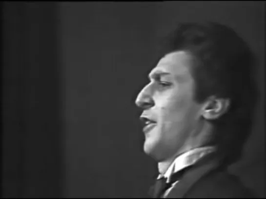 Barseg Tumanyan sings the 'Toreador Song' ¨Votre toast¨