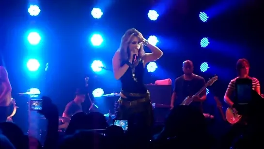 Miley Cyrus - Who Owns My Heart (Live at House of Blues in Los Angeles, CA 6-21-10)