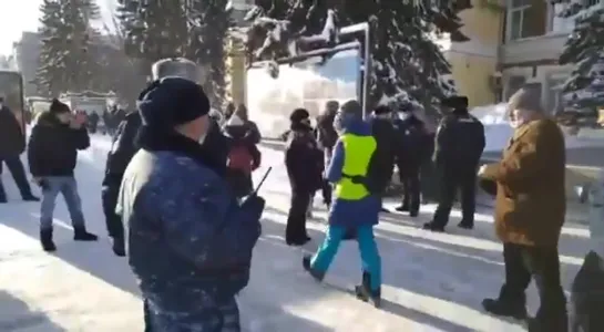 Новосибирск. Мудрые сторонники Навального  обманули систему и просто не пришли.