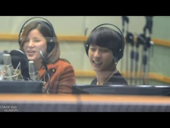 [RADIO] [FANCAM] 11.11.2013: Minhyuk & Beige - Tears (So Chan Whee Cover) @ Kiss The Radio Sukira