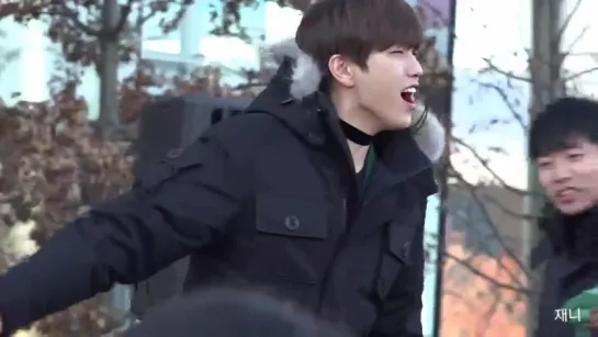 [FANCAM] [161210] Sandeul @ MBC "Music Core" Mini-Fanmeeting