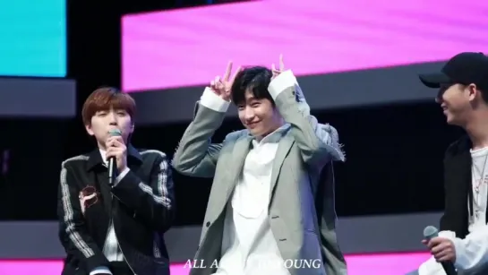 [FANCAM] [170526] Jinyoung and Sandeul @ Mnet idolCON