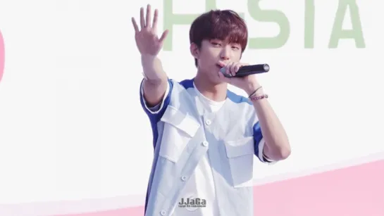 [FANCAM]  [170429] B1A4 - Glass of Water (Gongchan Focus) @ 2017 'Let's Walk Together!' Incheon Festival