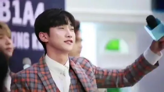 [FANCAM] [170520] Jinyoung @ B1A4 LIVE SPACE 2017 in Hong Kong Press Conference