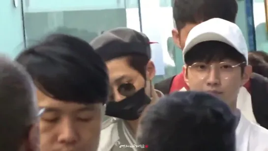 [FANCAM] [170520] Jinyoung @ Incheon Airport