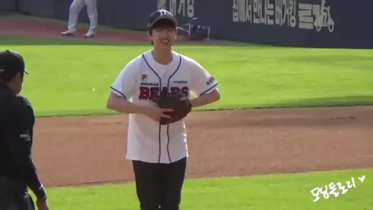 [FANCAM:PREVIEW] [170506] Sandeul @ Baseball Game: Doosan VS LG