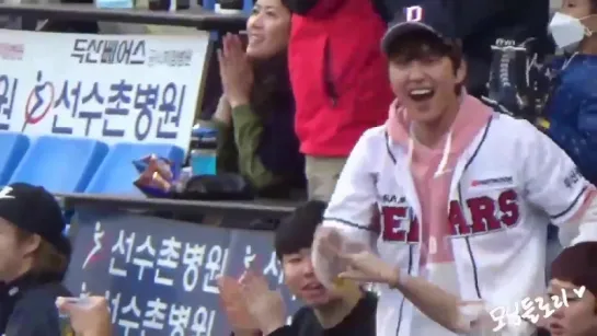 [FANCAM:PREVIEW] [170506] Sandeul @ Baseball Game: Doosan VS LG