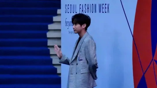 [FANCAM][170401] Jinyoung @ Seoul Fashion Week