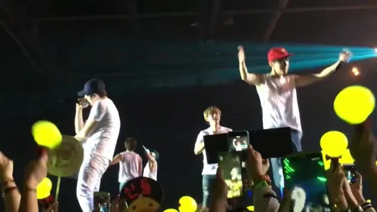 [FANCAM][151129] B1A4 - A Glass Of Water @ "B1A4 ADVENTURE 2015" In Hong Kong