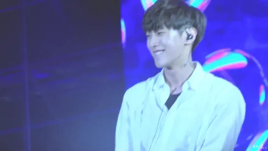 [PERF][151008] B1A4 - A Glass Of Water (Jinyoung focus) @ MU:CON Seoul 2015