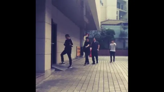 [FANCAM][150901] B1A4 @ On the way to "B1A4 ADVENTURE 2015" Concert Practice