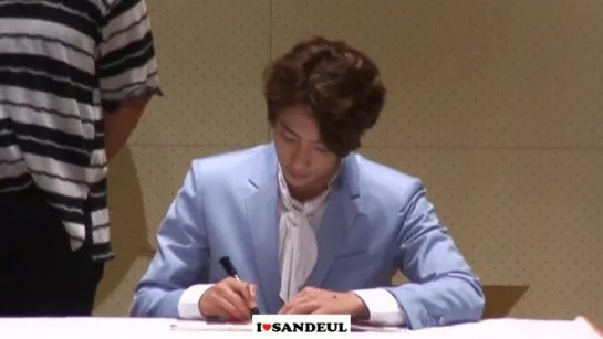 [FANCAM][150823] B1A4 (Jinyoung and Gongchan focus) @ Kyobo Hot Tracks Fansign