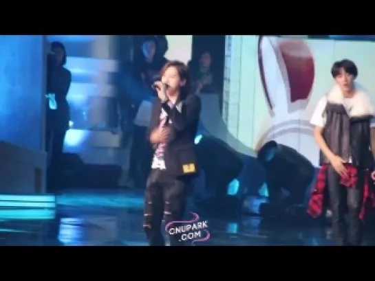 [FANCAM][150115] B1A4 - A Glass of Water (CNU focus) @ The 29th Golden Disk Awards