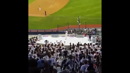 [OTHER] [170729] B1A4 @ Doosan Bears