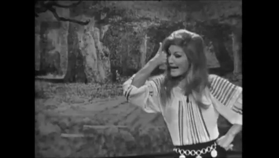 Dalida ♫ Le petit perroquet  ♪ 1968